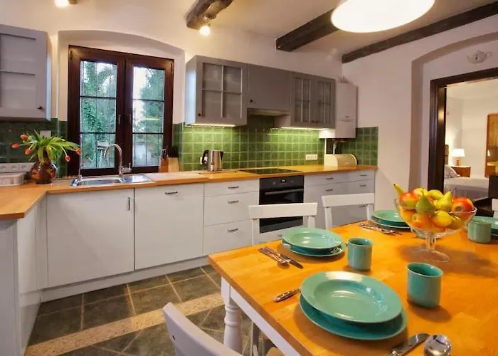 Spacious Home, Pool, Sauna, Whirlpool Ferienhaus Sasino