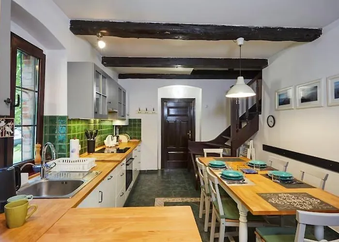 Ferienhaus Spacious Home, Pool, Sauna, Whirlpool