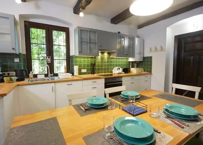 Spacious Home, Pool, Sauna, Whirlpool Ferienhaus Sasino