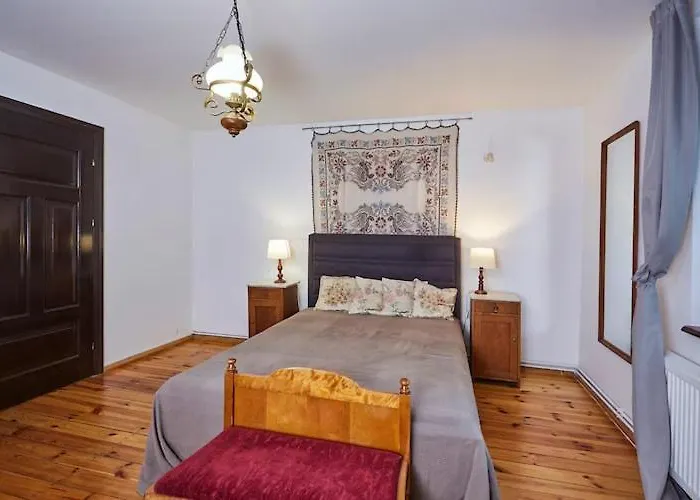 Ferienhaus Spacious Home, Pool, Sauna, Whirlpool *