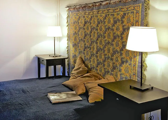 Ferienhaus Spacious Home, Pool, Sauna, Whirlpool Sasino