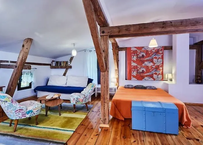 Ferienhaus Spacious Home, Pool, Sauna, Whirlpool *