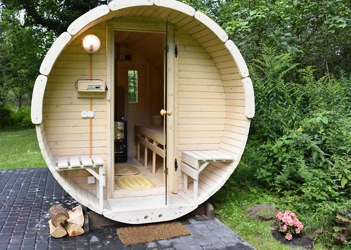 Ferienhaus Spacious Home, Pool, Sauna, Whirlpool *