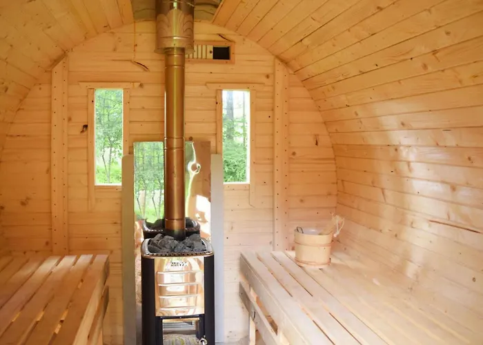 Spacious Home, Pool, Sauna, Whirlpool Sasino