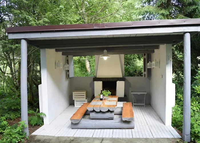 Ferienhaus Spacious Home, Pool, Sauna, Whirlpool Sasino